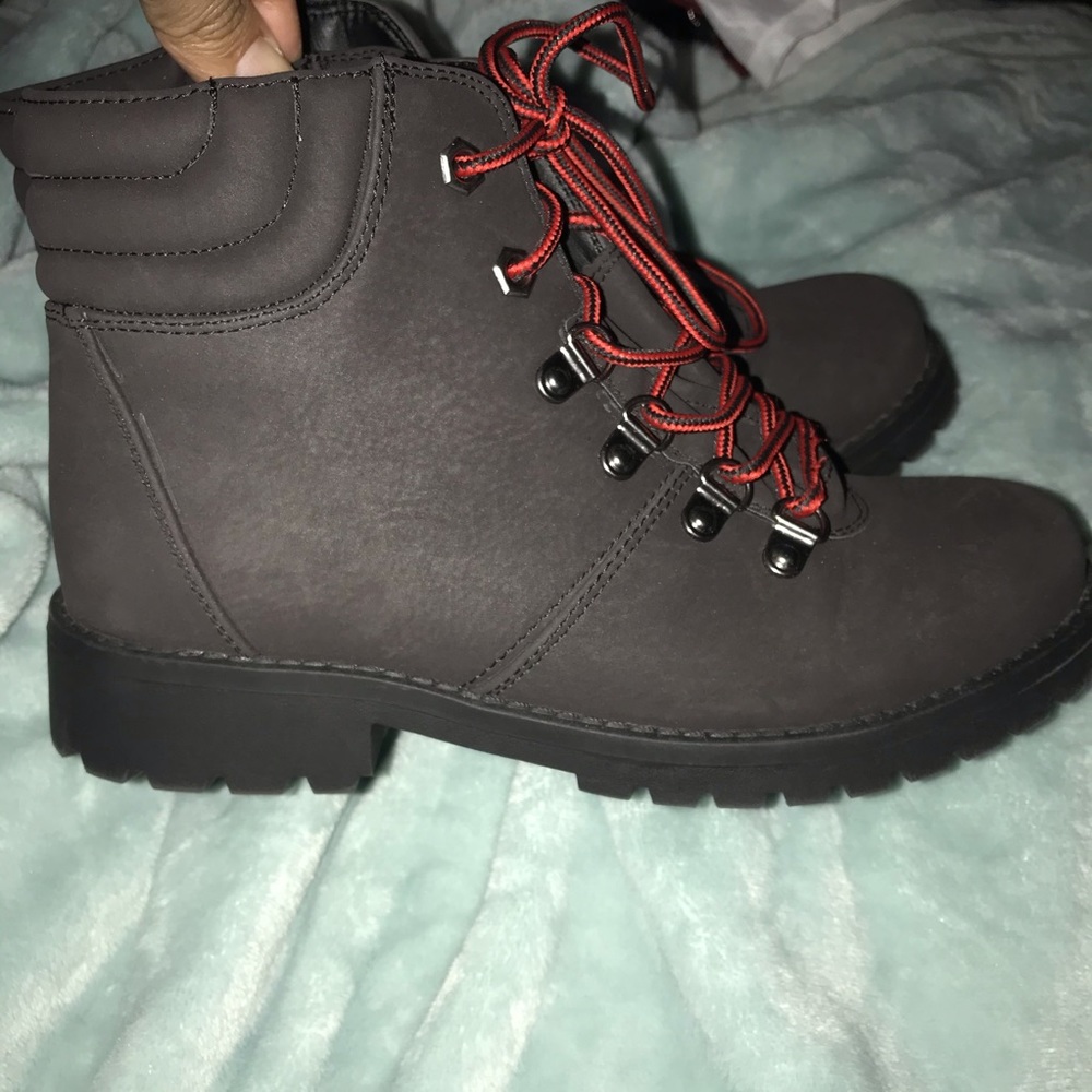 Cliffs By White Mountain Boots
